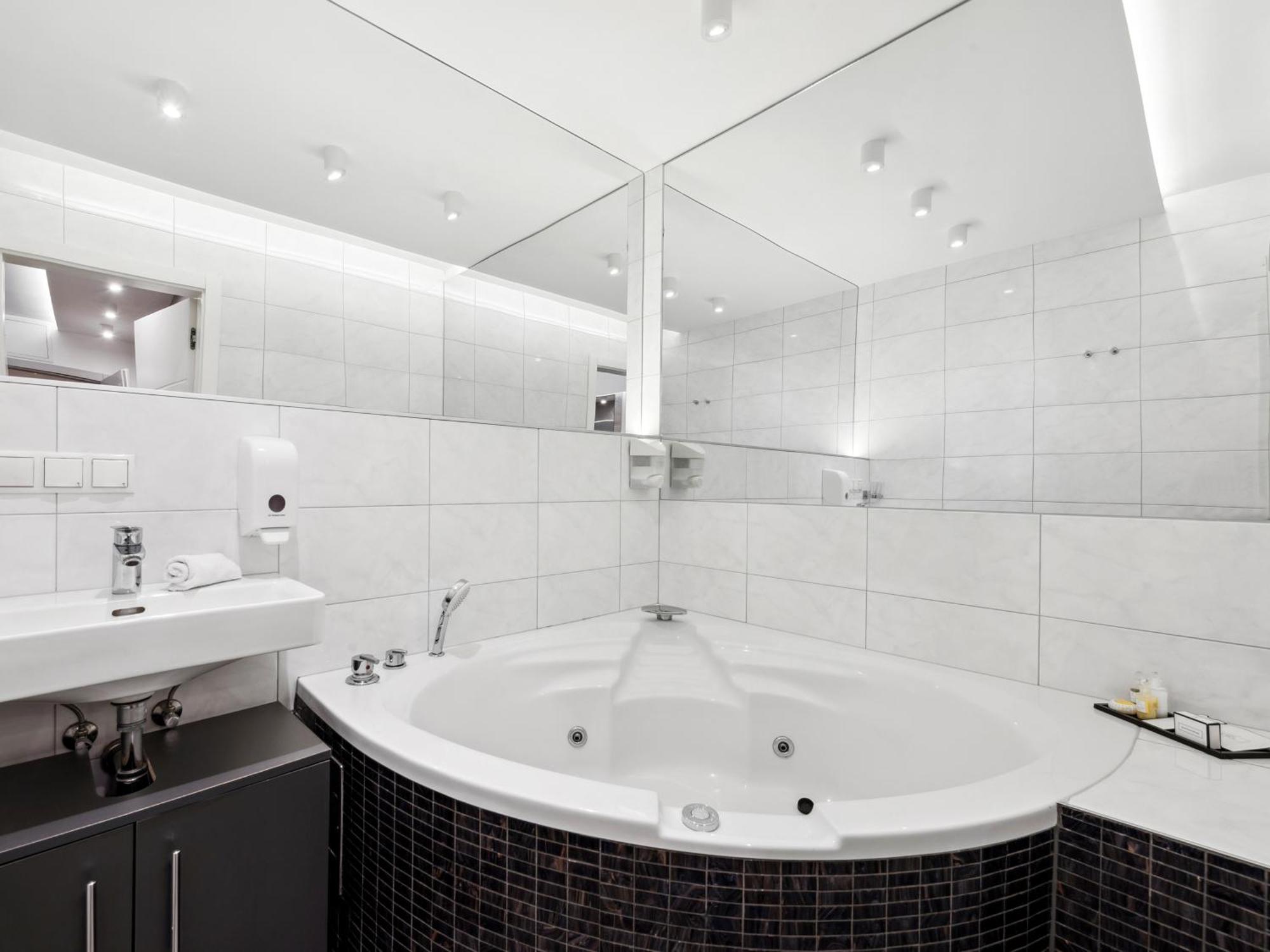 Sky9 Apartments District 6 Vienna Exterior photo